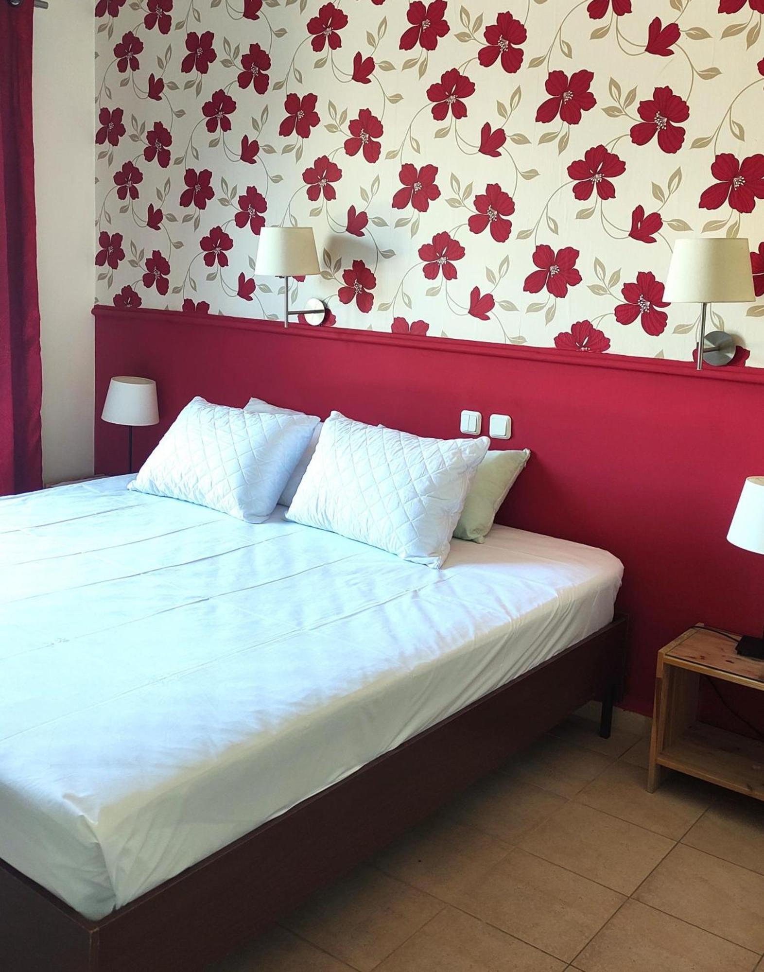 Okeania Seafront Rooms In Kamena Vourla Bagian luar foto