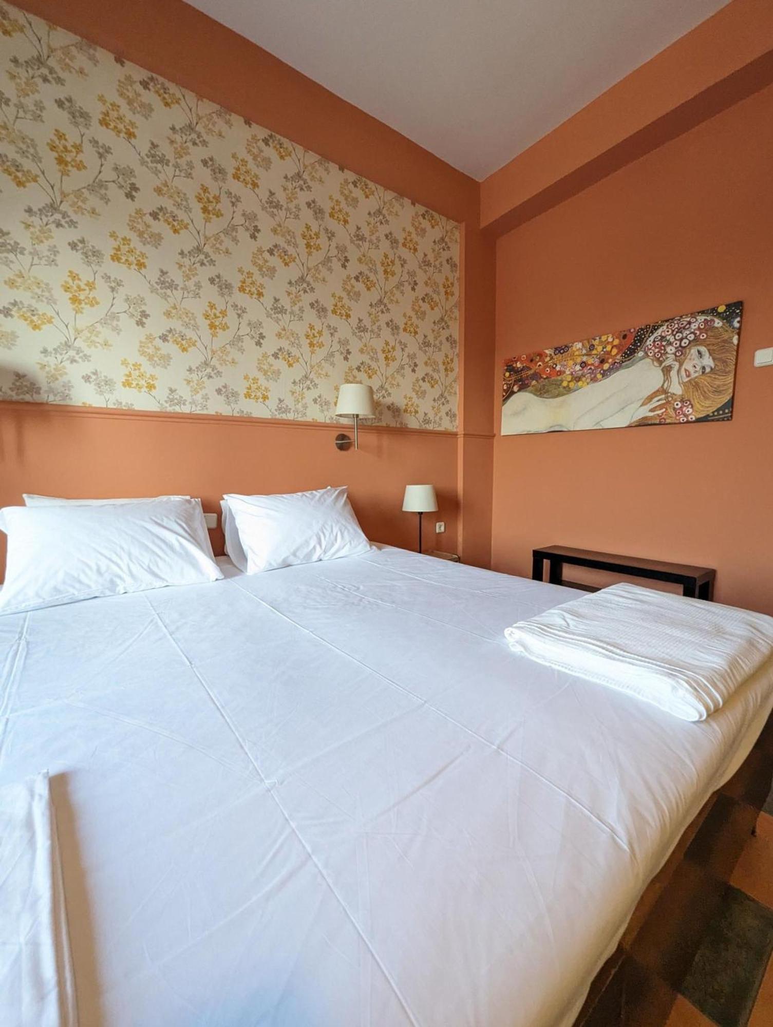 Okeania Seafront Rooms In Kamena Vourla Bagian luar foto