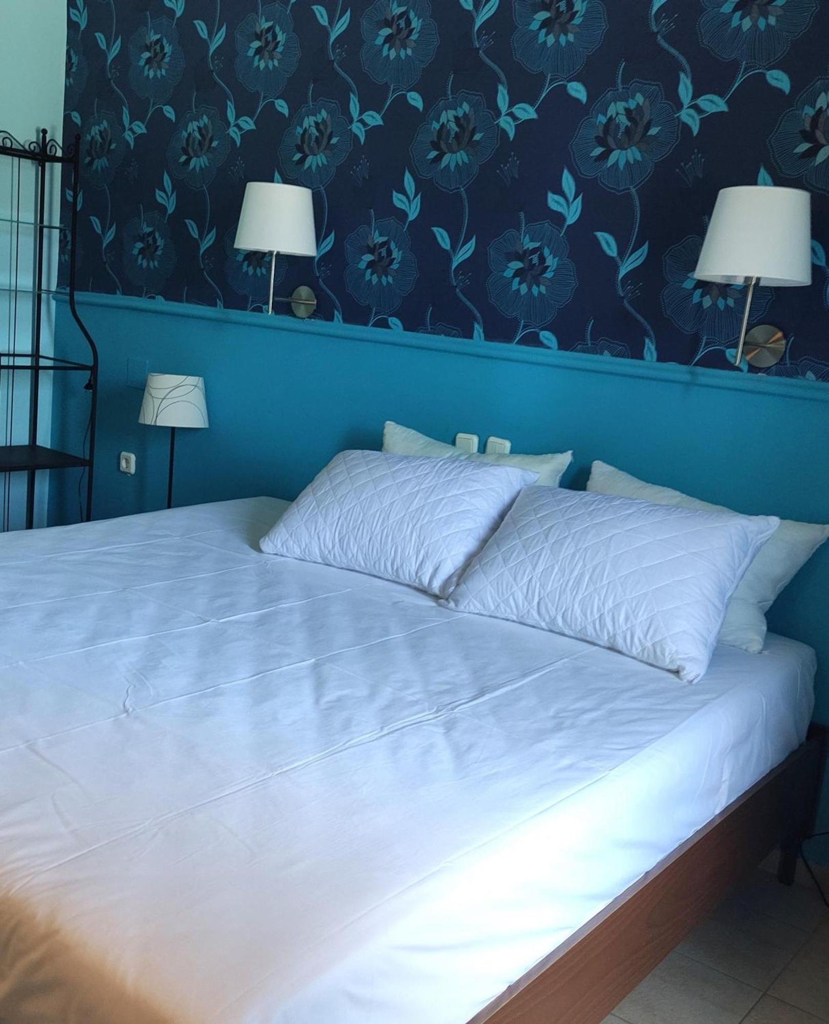 Okeania Seafront Rooms In Kamena Vourla Bagian luar foto